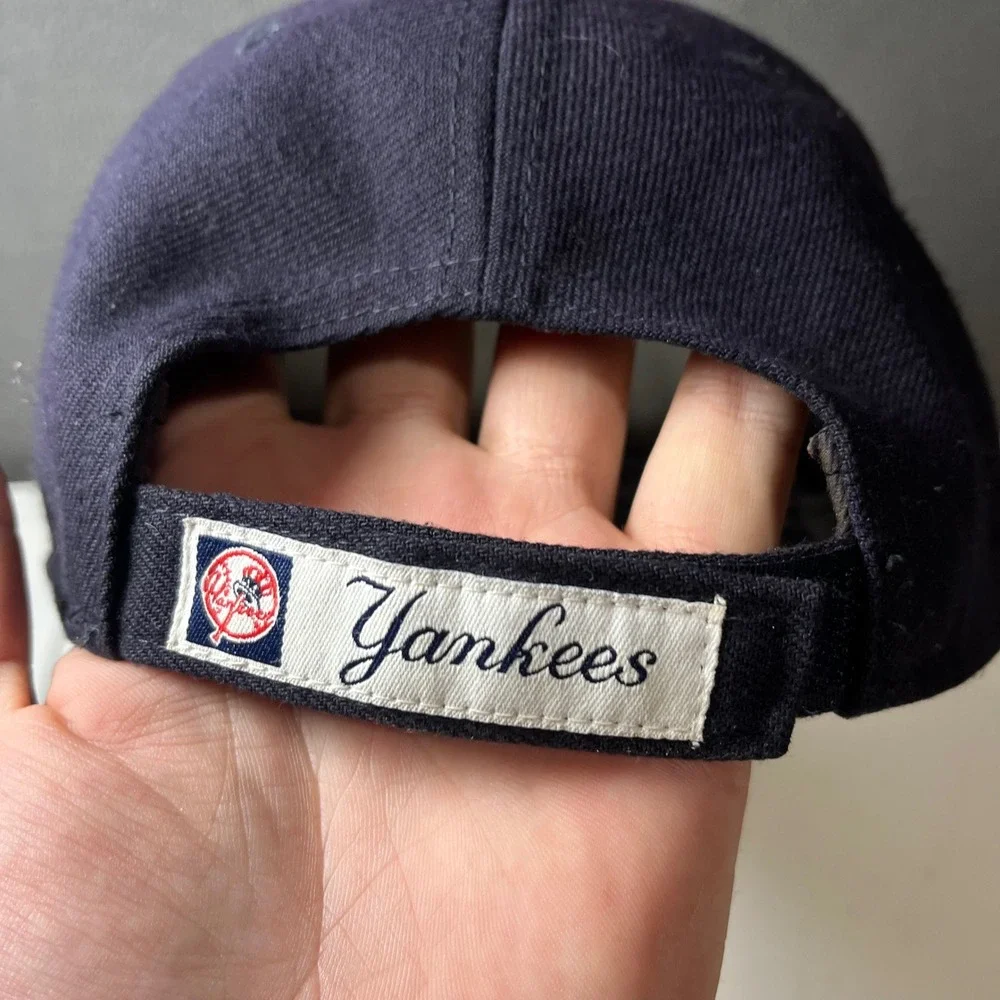 New Era 9FORTY New York Yankees Hat Mens Navy Blue Adjustable MLB Baseball Cap